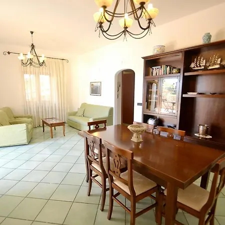 Villa Sleeps 7 Pool Air Con Wifi