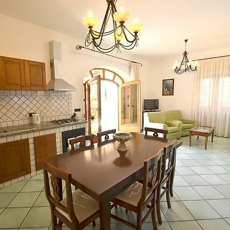 Villa Sleeps 7 Pool Air Con Wifi *